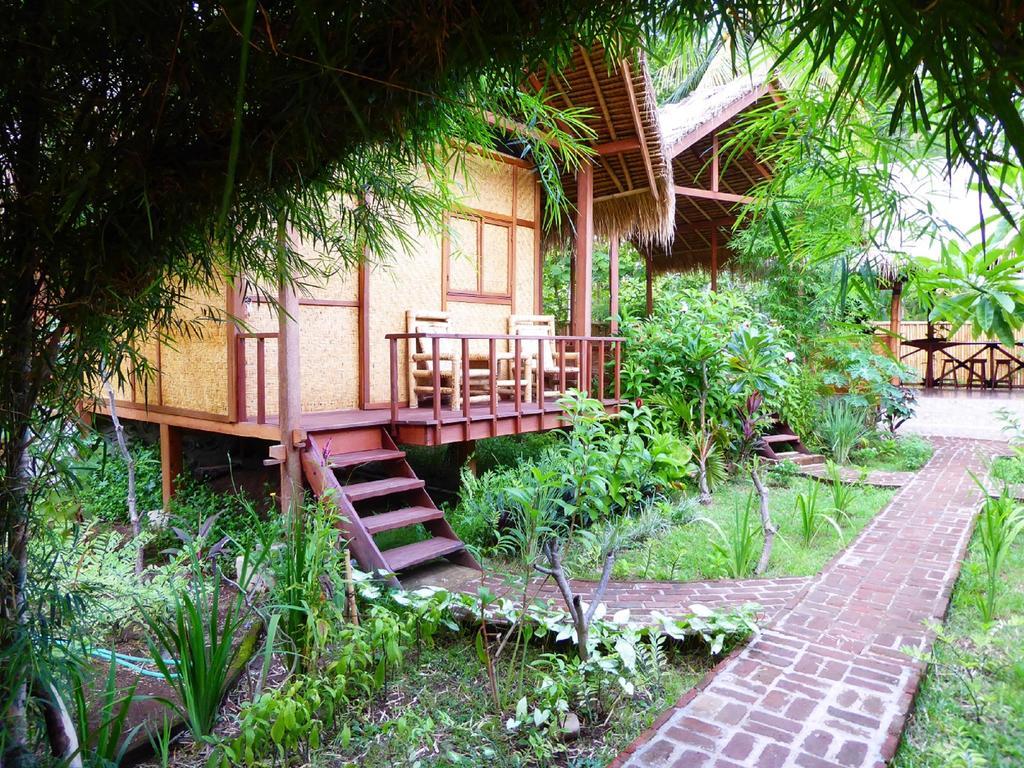 Shibui Garden Bungalows And Restaurant Tanjung  Екстер'єр фото